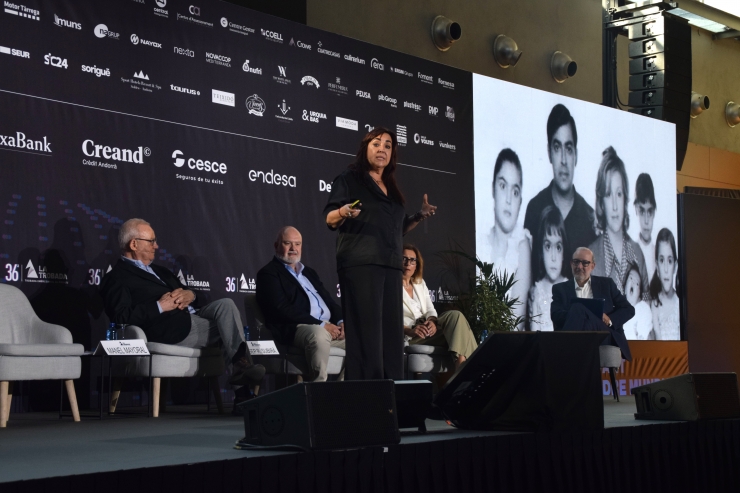 La cofundadora de Intersa Labs, Esther Saiz, presentant el seu projecte durant la taula rodona 'Experiències empresarials en clau lleidatana'.